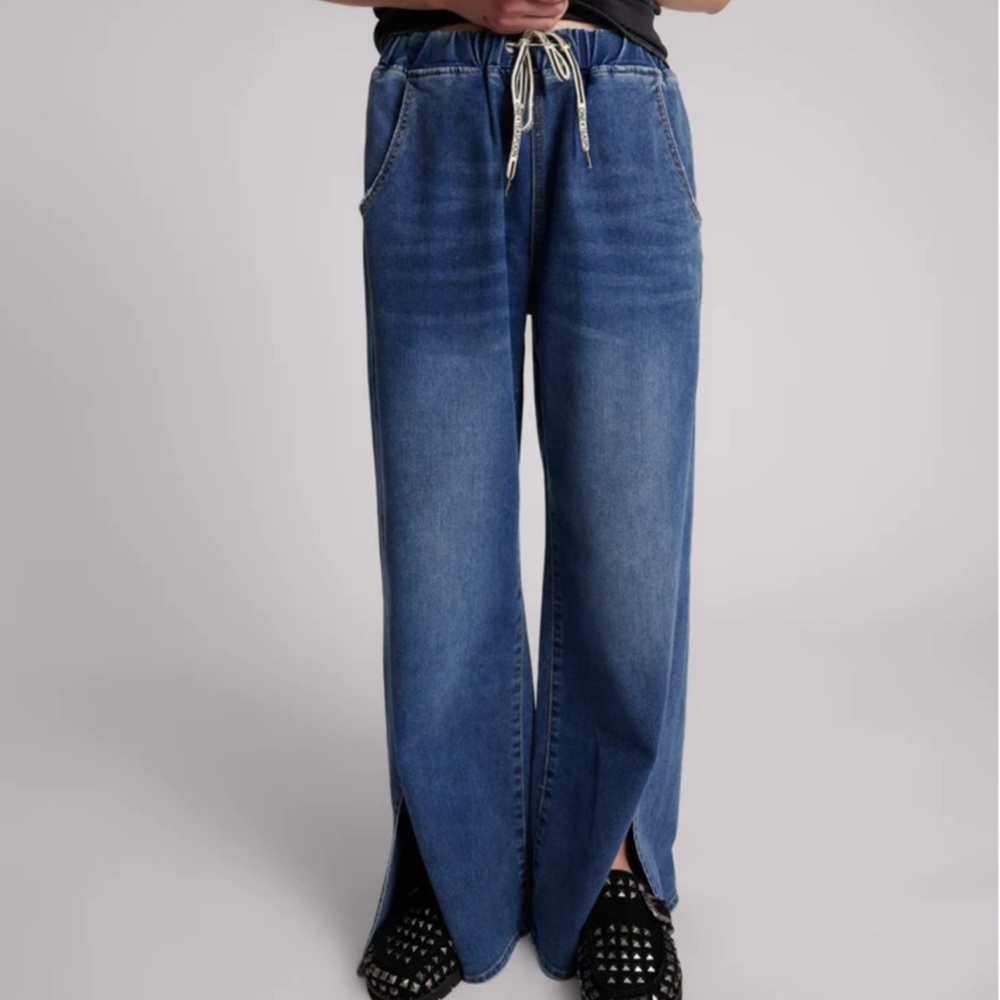 Lowest price ever 🫶One Teaspoon Roadhouse In Wide Leg Drawstring
Jeans